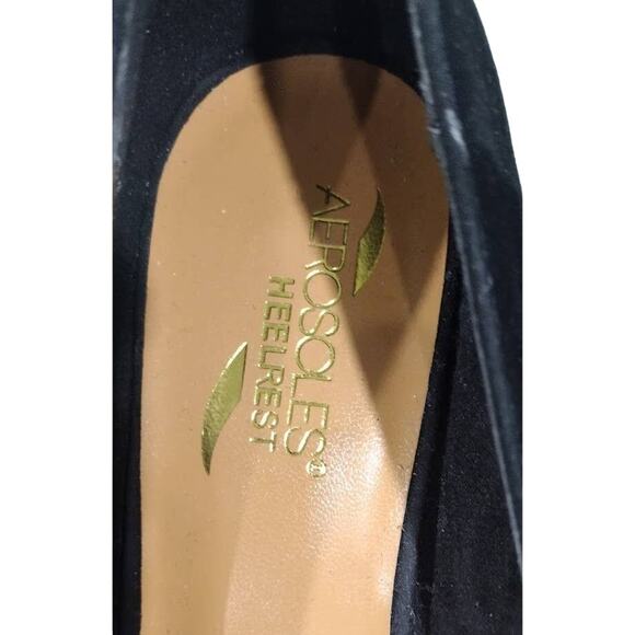 Aerosoles Low Heel Suede Peep Toe Pumps with Gold Chain Detail, Black, Sz 9 - Picture 2 of 6